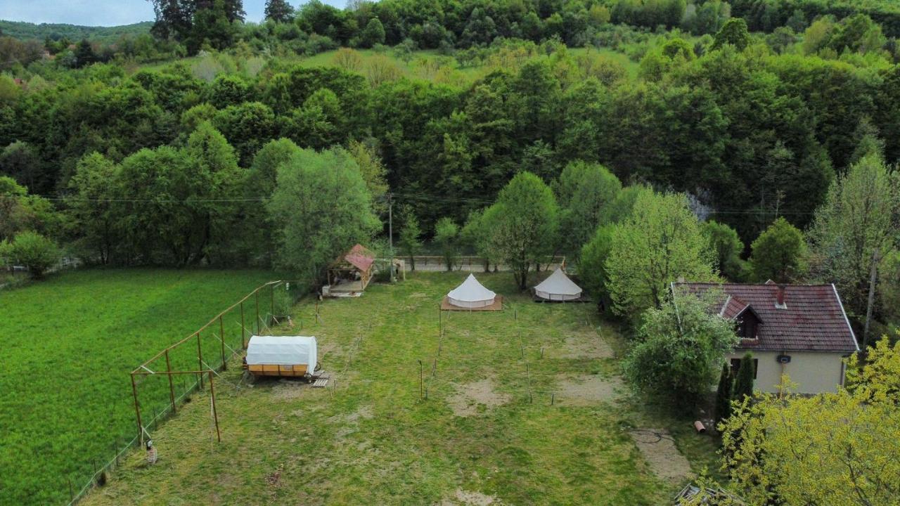 Campingul Apusenilor Hotel Vársonkolyos Kültér fotó